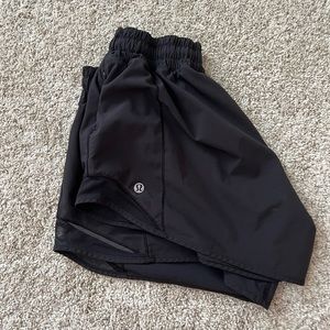 lulu lemon black shorts, NO INSIDE LINER